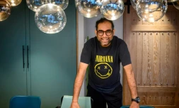 Le chef indien Gaggan Anand pose chez lui pour l'AFP lors d'un entretien le 20 août 2019 à Bangkok