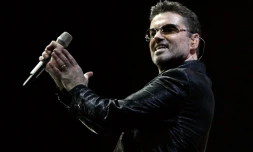 George Michael sur scène au Palau Sant Jordi à Barcelone (Espagne), le 23 septembre 2006