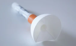 Accessoire pour réaliser un test salivaire, présenté en octobre 2020 par l'Université de LiÚge à Bruxelles