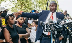 L'avocat Ben Crump lors d'une conférence de presse à Kenosha, aprÚs une bavure policiÚre contre l'Afro-Américain Jacob Blake, le 25 août 2020 dans le Wisconsin