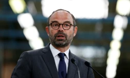 Le Premier ministre Ădouard Philippe lors de sa visite de l'usine Seb de Mayenne (ouest) le 23 avril 2018