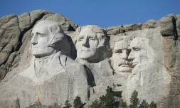 Le célèbre Mont Rushmore, où sont déjà représentés quatre illustres présidents américains, le 1er octobre 2013 près de Keystone (Dakota du Sud)