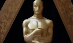 Une des célèbres statuettes qui sera remise aux Oscars, photographiée à Hollywood le 3 mars 2018
