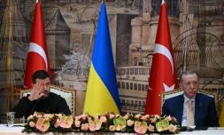 Le président turc Recep Tayyip Erdogan et le président ukrainien Volodymyr Zelensky au bureau présidentiel de Dolmabahce à Istanbul, le 8 mars 2024