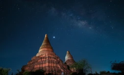 La Voie lactée au-dessus des temples de Bagan, en Birmanie, le 22 juin 2020