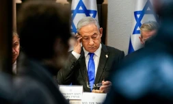 Le Premier ministre israélien Benjamin Netanyahu préside un conseil des ministres sur la base militaire de Kirya, à Tel Aviv, le 24 décembre 2023