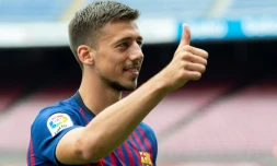 Le défenseur français Clément Lenglet lors de sa présentation officielle au FC Barcelone, le 13 juillet 2018 au Camp Nou   