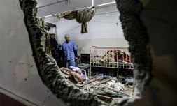 Une salle de l'hôpital Nasser endommagée par un bombardement israélien, le 17 décembre 2023 à Khan Younès, dans le sud de la bande de Gaza