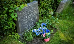 La tombe de Stig Engstrom au cimetiÚre nord de Taby à l'extérieur de Stockholm le 10 juin 2020