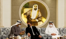 Le président Emmanuel Macron en déplacement à Abou Dhabi, le 15 mai 2022 