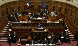Le Premier ministre Manuel Valls défend, devant les sénateurs, le projet de révision constitutionnelle, qui vise à inscrire dans la loi fondamentale le régime de l'état d'urgence, le 16 mars 2016 à Paris 