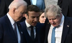 Joe Biden, Emmanuel Macron et Boris Johnson devant l'Otan Ă Bruxelles le 24 mars 2022