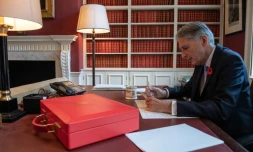 Le Chancellor of the Exchequer britannique Philip Hammond dans son bureau de Downing Street, avant l'annonce de son budget, le 28 octobre 2018, à Londres