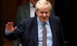 Le Premier ministre britannique Boris Johnson sort du 10 Downing Street, le 24 octobre 2019 Ă Londres