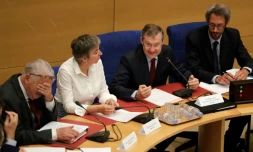 Le président de la commission des Lois sénatoriale, Philippe Bas (2ème en partant de la droite) lors des premières auditions, le 31 juillet 2018