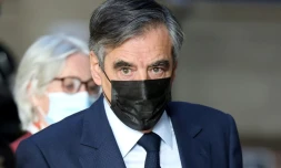 François Fillon et sa femme Penelope arrivent au palais de justice de Paris pour leur procÚs en appel, le 22 novembre 2021