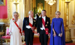De gauche à droite la reine Camilla, le roi Charles III, le président Emmanuel Macron et son épouse Brigitte Macron, à Windsor le 8 juillet 2025