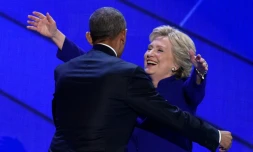Barack Obama et Hillary Clinton lors de la convention démocrate le 28 juillet 2016 à Philadelphie