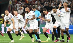 La joie des joueurs du FC Séville vainqueurs de la Ligue Europa aux tirs au but contre l'AS Rome, le 31 mai à Budapest 