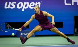 Carlos Alcaraz face à Reilly Opelka, lors du premier tour de l'US Open, le 25 août 2025 à New York