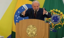 Le président brésilien Luiz Inacio Lula da Silva s'exprime devant la presse le 18 décembre 2025 à Brasilia
