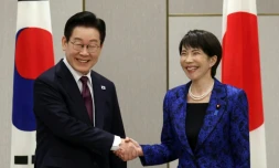 La Première ministre japonaise Sanae Takaichi et le président sud-coréen Lee Jae Myung lors d'une rencontre à Nara, le 13 janvier 2026 au Japon