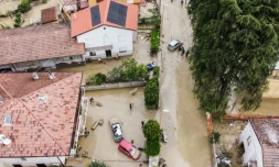 Vue aérienne de la ville de Cesena où de fortes pluies ont provoqué des inondations dans la région d'Émilie-Romagne, dans le nord de l'Italie, le 18 mai 2023


