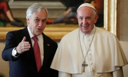 Le pape François en compagnie du président chilien Sebastian Pinera, au Vatican le 13 octobre 2018