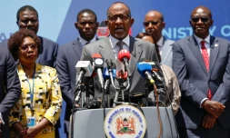 Le ministre kényan de la Santé, Aden Duale, s'exprime lors d'une conférence de presse à Nairobi le 6 octobre 2026