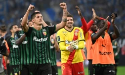 La joie des Lensois, vainqueurs 3-2 des Marseillais, lors de la 8e journée de Ligue 1, le 26 septembre 2021 au Stade Vélodrome