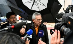 Le préfet de Meurthe-et-Moselle Yves Séguy sur les lieux de l'incendie qui fait cinq morts à Neuves-Maisons, le 30 novembre 2025