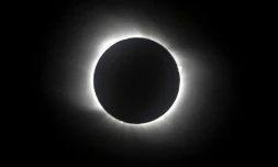 Eclipse totale de soleil observée depuis Pucon, dans le sud du Chili, le 14 décembre 2020