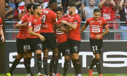 Benjamin André (c) est congratulé par les joueurs rennais après son but, lors de la réception de Bordeaux, le 2 septembre 2018 au Roazhon Park