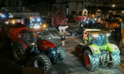 Manifestation d'agriculteurs pour protester contre la gestion gouvernementale de la dermatose bovine à Auch le 27 décembre 2025