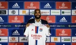 L'attaquant de Lyon Alexandre Lacazette, lors de son retour au club, le 9 juin 2022 à Décines-Charpieu, après 5 ans passés à Arsenal