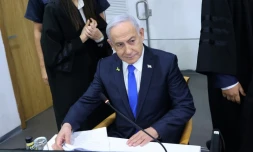 Le Premier ministre israélien Benjamin Netanyahu assiste à son procÚs pour corruption au tribunal de Tel-Aviv, le 21 avril 2025