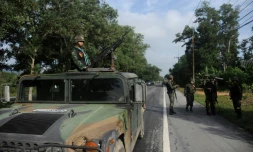 Des forces de l'ordre thaïlandaises dans la province de Narathiwat, dans le sud du pays, le 12 février 2016