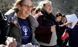 Des femmes manifestent pour l'égalité salariale, le 14 mai 2019 à Lausanne