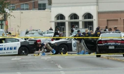 Des agents du FBI examinent la scène du crime, le 9 juillet 2016 à Dallas