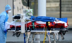 Evacuation d'un patient atteint du Covid-19 venu de Strasbourg, à Angers, le 26 mars 2020