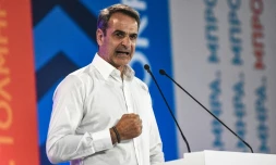 Le Premier ministre grec Kyriakis Mitsotakis, du parti conservateur Nouvelle-Démocratie, le 18 mai 2023 lors d'un meeting à Thessalonique, en Grèce