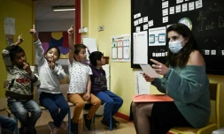 Des élèves dans une classe élémentaire à Labouheyre dans les Landes, le 4 octobre 2021 où le masque pour les enfants n'est plus obligatoire