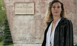 Ophélie Claude-Boxberger pose au stade Jacky Boxberger à Montbéliard, le 22 juin 2020