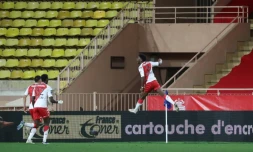 Le milieu de Monaco, Aurélien Tchouaméni, saute de joie aprÚs son but lors du match de Ligue 1 à domicile contre Marseille, le 23 janvier 2020