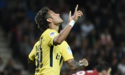 Neymar, buteur pour son premier match avec Paris, sur la pelouse de Guingamp, le 13 août 2017