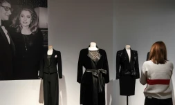 Le vestiaire Saint Laurent de la collection Catherine Deneuve exposé chez Christie?s, le 18 janvier 2018