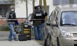 Des policiers travaillent sur le site où ont été agressés Rahim Namazov et son épouse, qui est décédée, le 30 mars 2018 à Colomiers