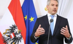 Le nouveau chancelier d'Autriche Karl Nehammer aprÚs sa prestation de serment à la Chancellerie à Vienne, le 6 décembre 2021