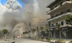 Un panache de fumée après une attaque aérienne israélienne dans les quartiers sud de Beyrouth au Liban le 9 mars 2026