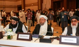Des responsables afghans et des talibans réunis à Doha, capitale du Qatar le 7 juillet 2019 pour discuter de l'avenir du pays en guerre